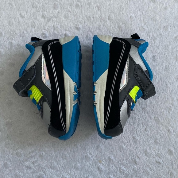 Athletic Works Baby Shoes (size 2) - Picture 2 of 7